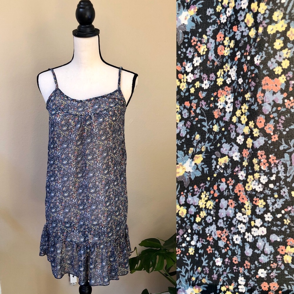 Small flower chiffon top